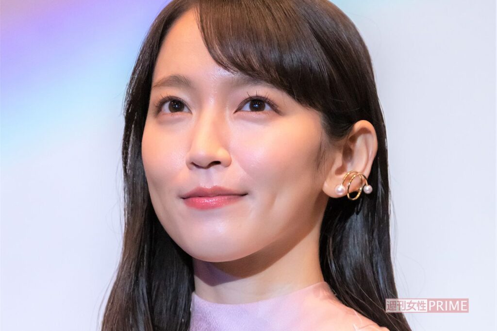 吉岡里帆、まさにＰＲＡＤＡ着た小悪魔！　大人ワンピで「未体験のミュージカル出たい」大阪でイベント